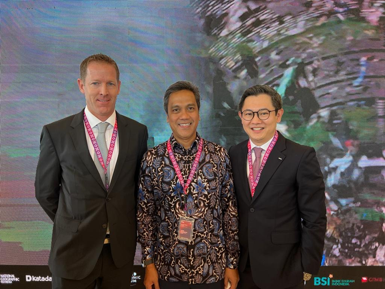 From left: Director of Chevron New Energies International, Pte. Ltd., Andrew S. Mingst; CEO of Pertamina NRE, Dannif Danusaputro; Director of Keppel New Energy Pte., Ltd., Chua Yong Hwee.